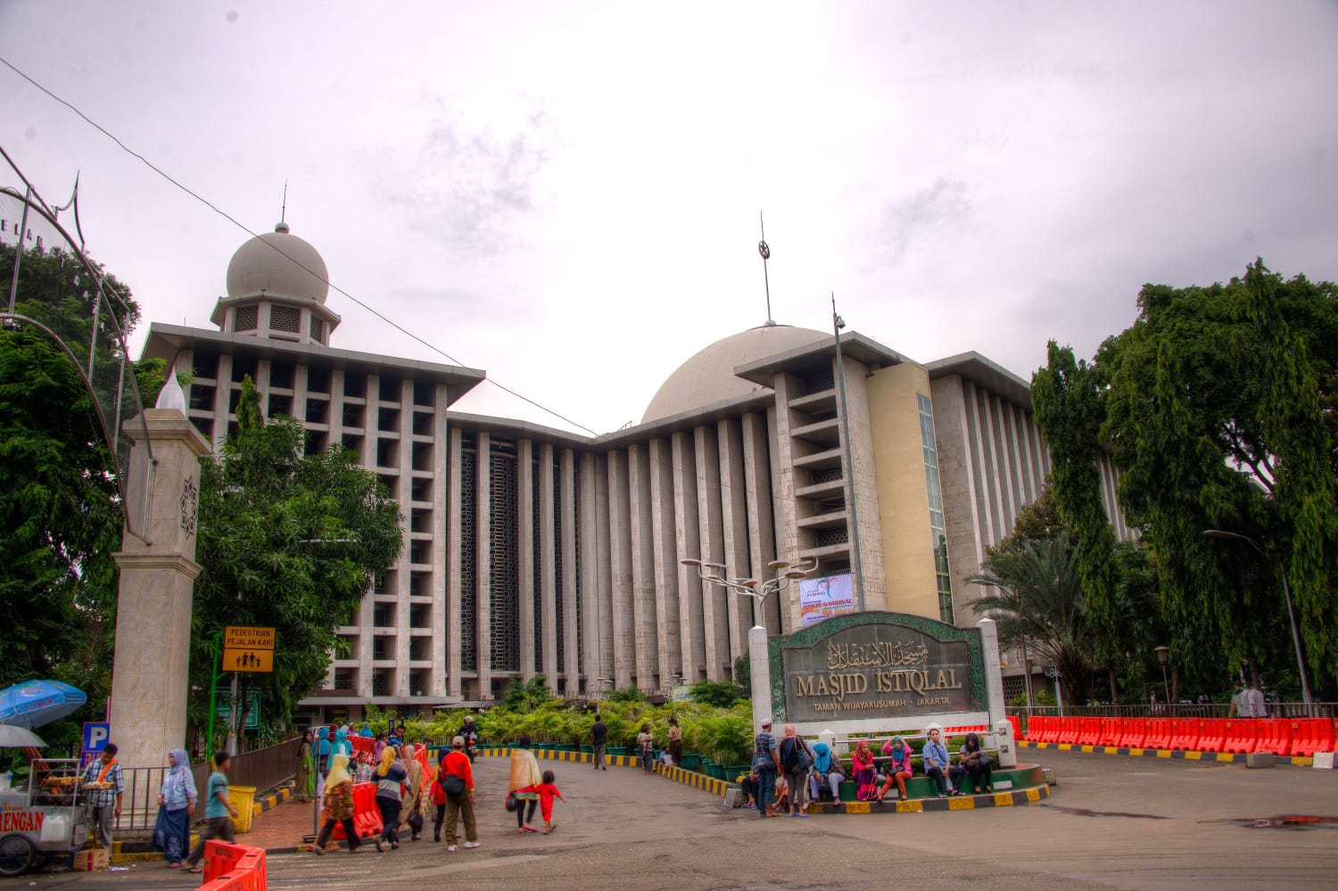 Jadi Tempat Ibadah Favorit saat Ramadan, Masjid Istiqlal Buktikan Komitmen SIG dalam Membangun Negeri
