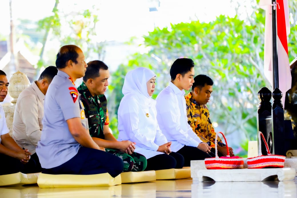 Dampingi Wapres Gibran Ziarah Makam Bung Karno, Gubernur Khofifah Ajak Jadikan Nasionalisme sebagai Pedoman Bernegara