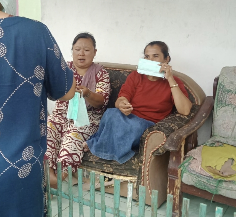 Abu Vulkanik Gunung Raung Resahkan Warga Jember, Masker Gratis Mulai Dibagikan