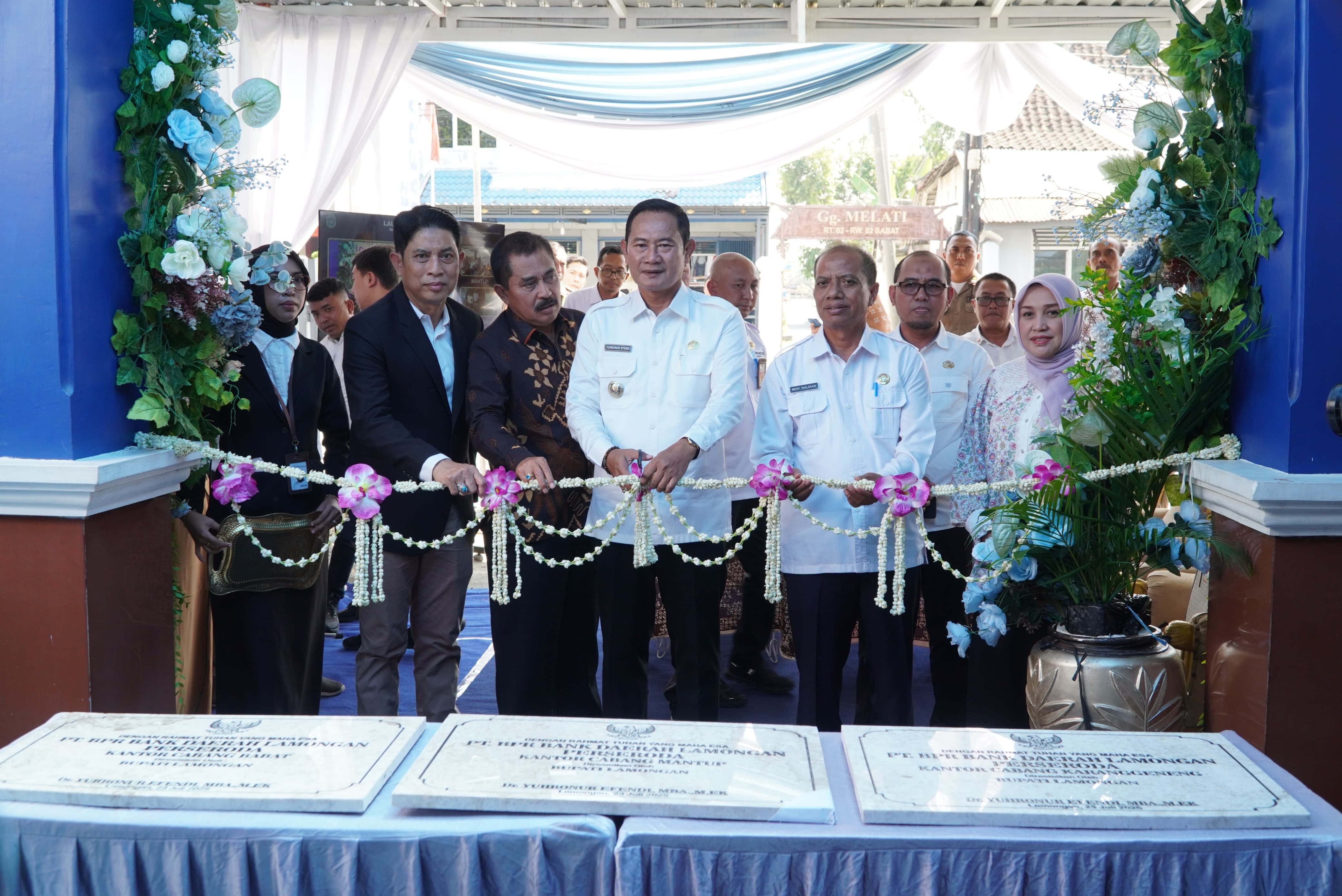 Bupati Lamongan Resmikan Tiga Kantor Cabang BDL: Perkuat Layanan Perbankan Hingga Pelosok