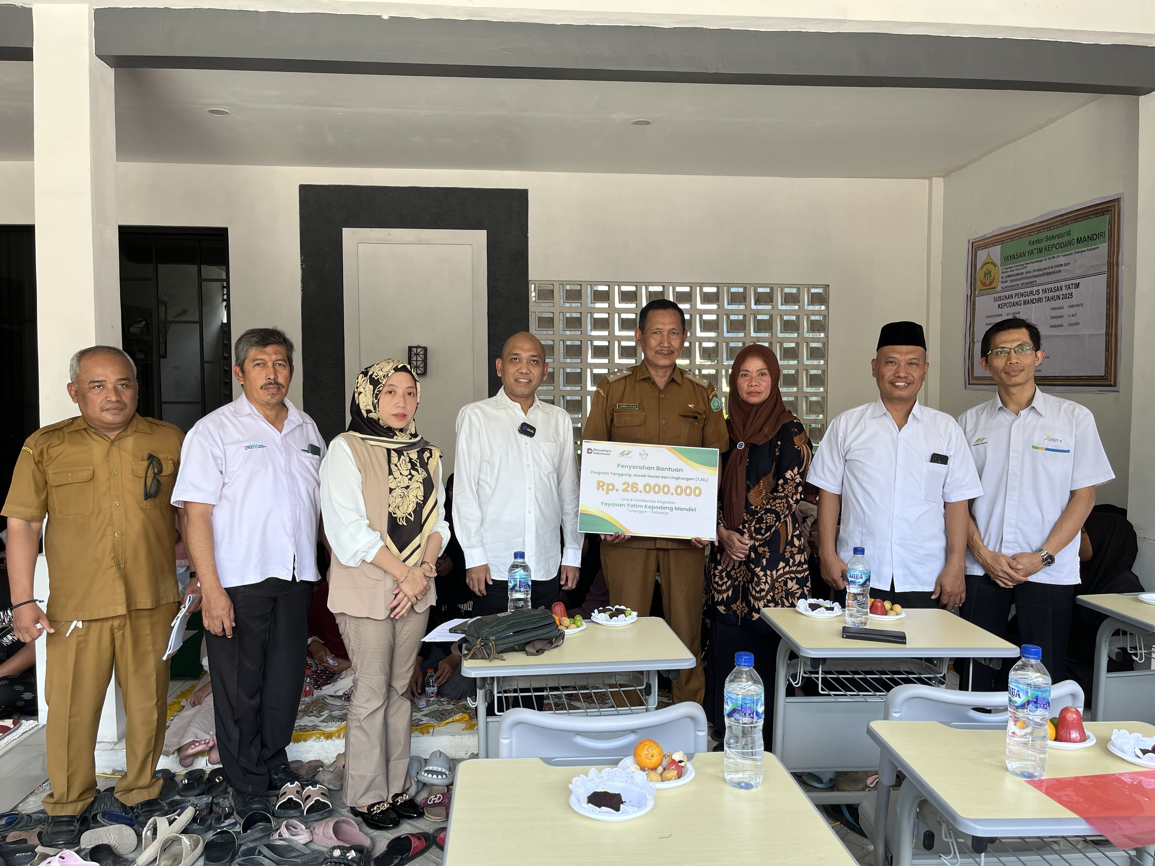 PTPN I Regional 5 Salurkan Bantuan Rp 26 Juta untuk Yayasan Yatim di Sidoarjo