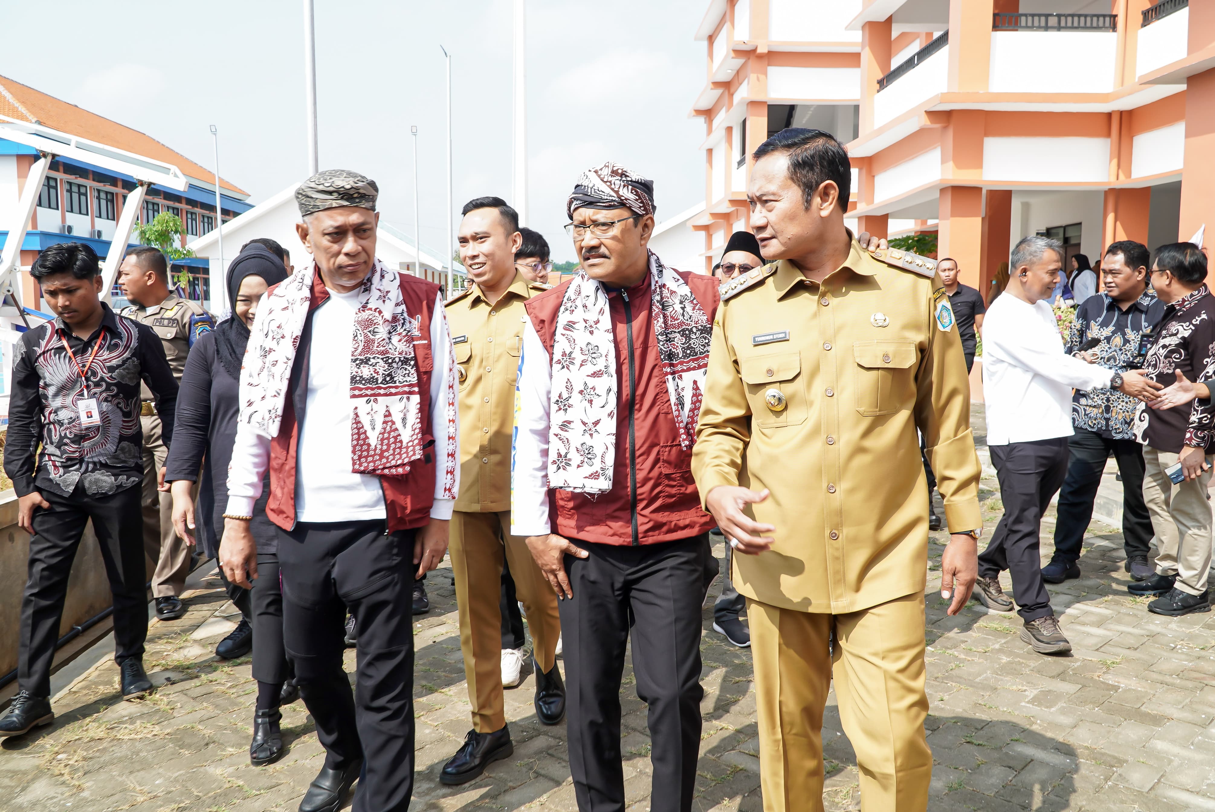 Mensos Kunjungi Sekolah Rakyat Lamongan, Dukung Program Pengentasan Kemiskinan