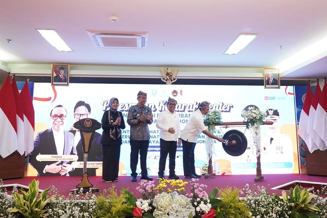 Resmikan Katarak Center, Menko PMK Apresiasi Pengembangan di Bojonegoro
