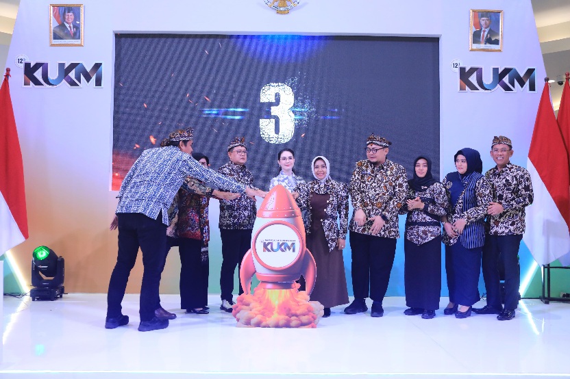 Buka KUKM Expo 2025, Sekdaprov Adhy: UMKM Naik Kelas Jadi Lokomotif Jatim Menuju Gerbang Baru Nusantara