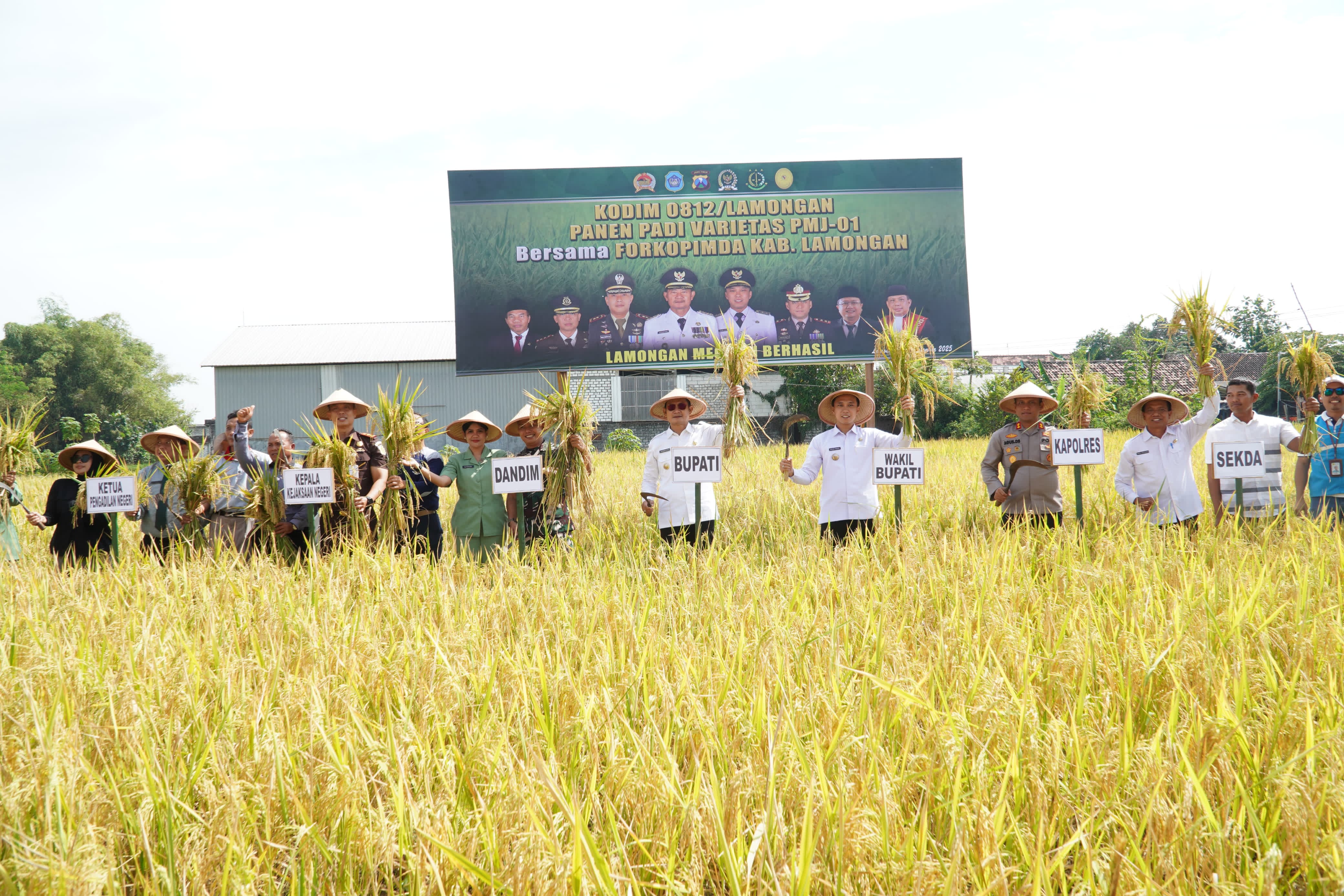 Bupati Yes Apresiasi Peran Kodim 0812 dalam Ketahanan Pangan di Kampung Pandu Jotosanur