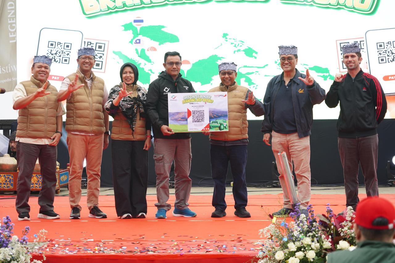 Bromo Marathon 2025 Sukses, Bank Jatim Luncurkan QRIS Crossborder dan Branding Jeep Bromo