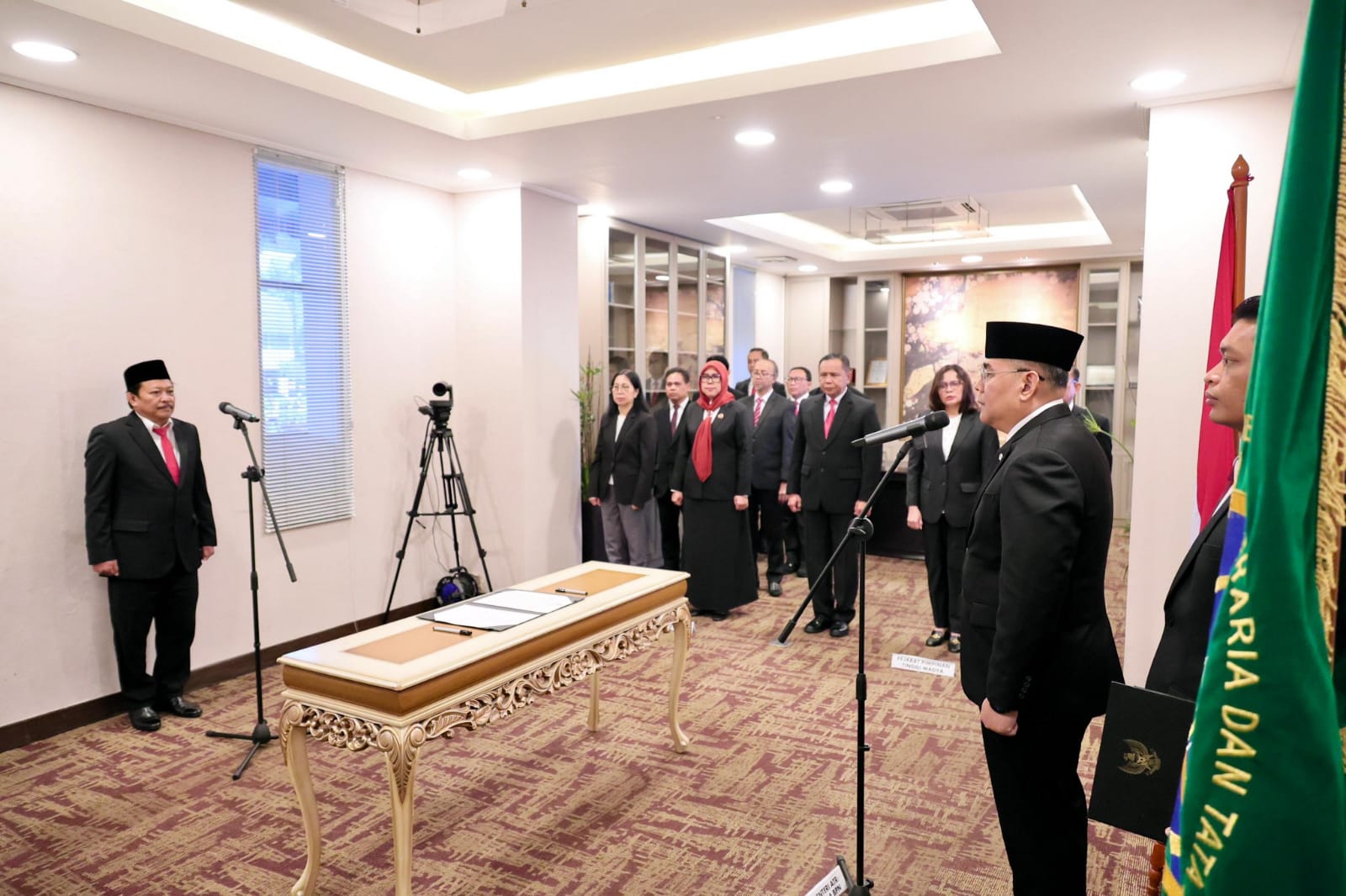 Lantik Pejabat Fungsional, Wamen Ossy Harapkan Peran Dosen Lektor dalam Transformasi STPN