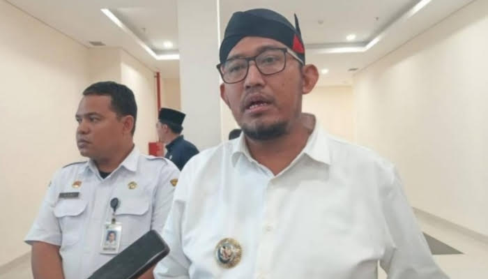 Bupati Sumenep Serahkan 83 Peralatan AIS Untuk Keselamatan Nelayan