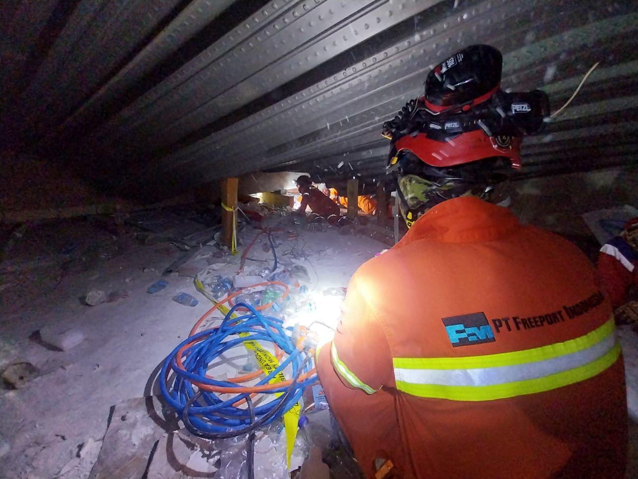 Freeport Indonesia Terjunkan Tim Darurat Bantu Evakuasi Korban Runtuhnya Ponpes Al-Khoziny Sidoarjo