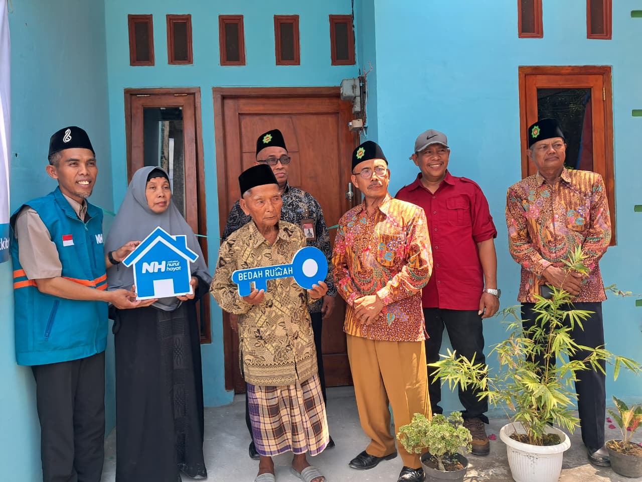Kolaborasi Nurul Hayat Gresik dan BMT Mandiri Sejahtera Wujudkan Rumah Layak Huni untuk Pedagang Lanjut Usia di Dukun