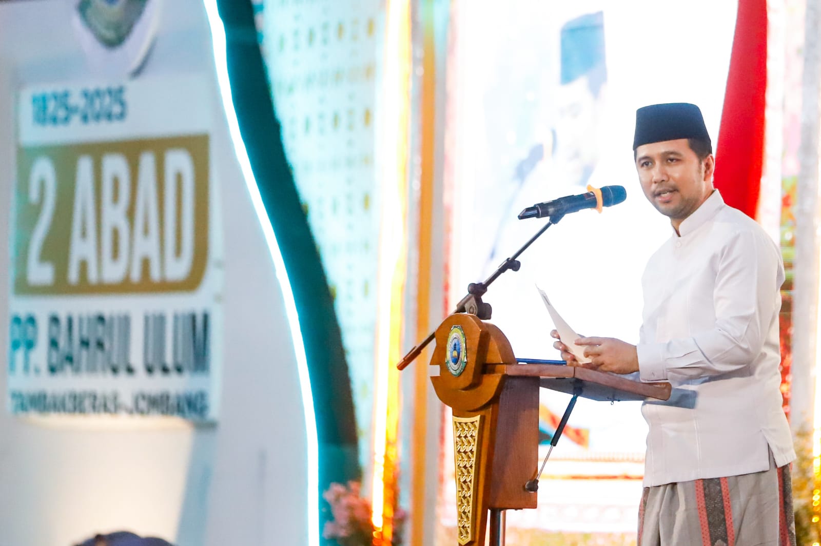 Bersama Wapres ke-13 dan Menko Pangan RI, Wagub Emil Hadiri Puncak Peringatan 2 Abad Ponpes Tambakberas Jombang