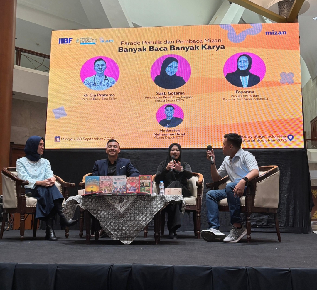 Dari Kurir Surat Cinta Hingga Katarsis Komunal, Penulis Mizan Kupas Proses Kreatif dalam Parade Buku