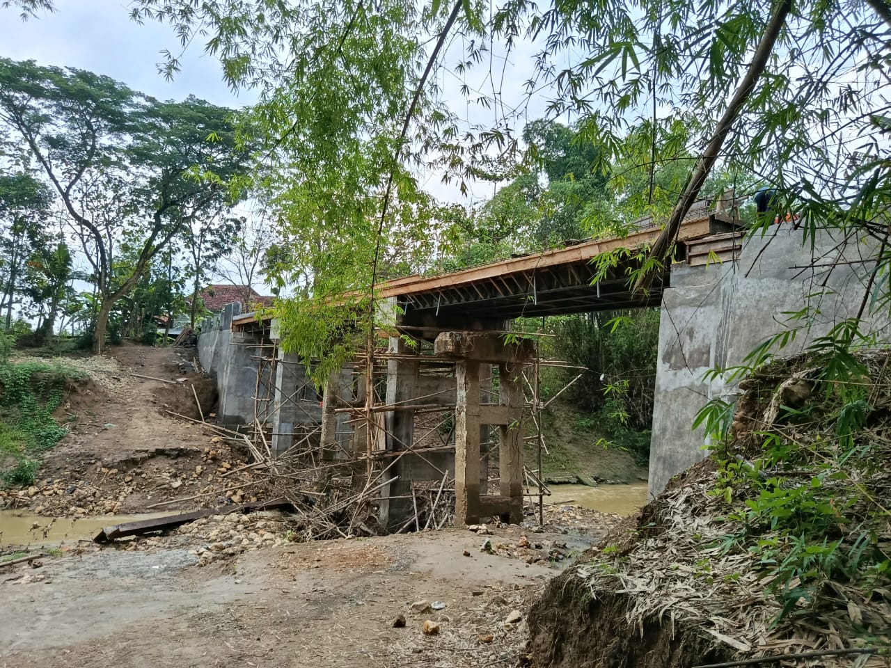 Pengerjaan Dua Jembatan di Sampang Molor dari Jadwal, DPRD Minta BPBD Tegas Terapkan Denda