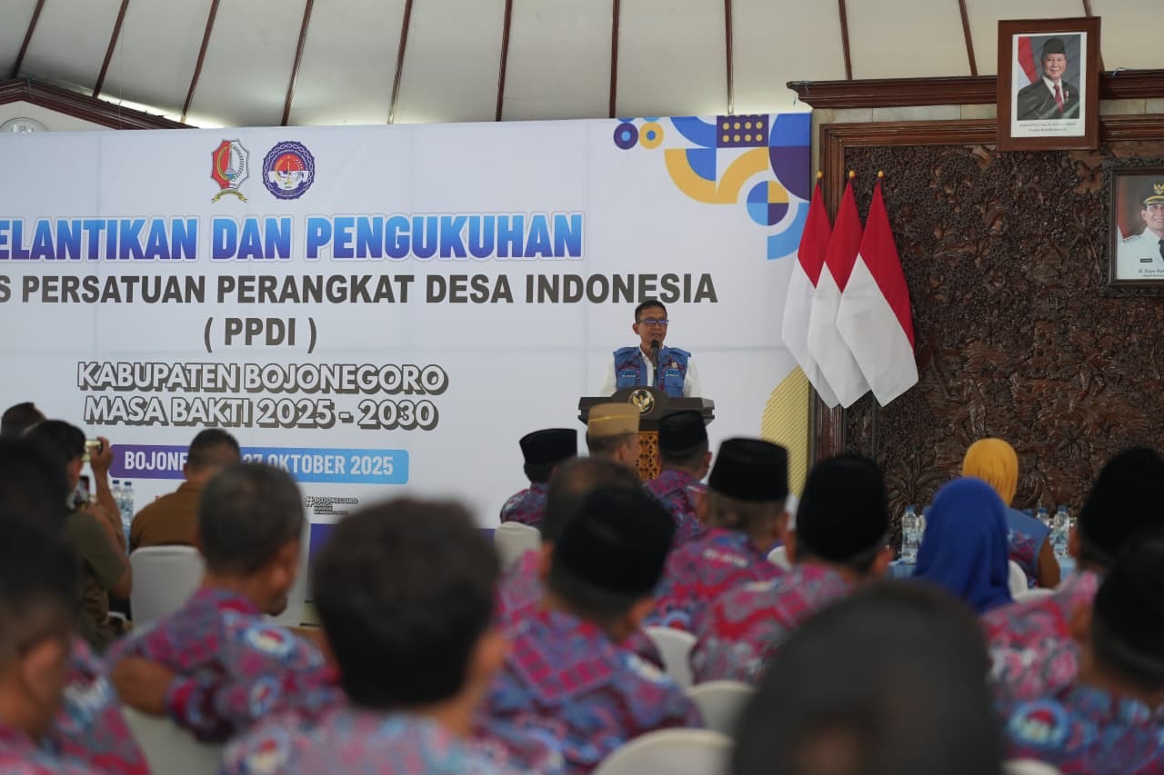 Kukuhkan Pengurus PPDI 2025–2030, Bupati Bojonegoro Tekankan Sinergi dan Profesionalisme Perangkat Desa