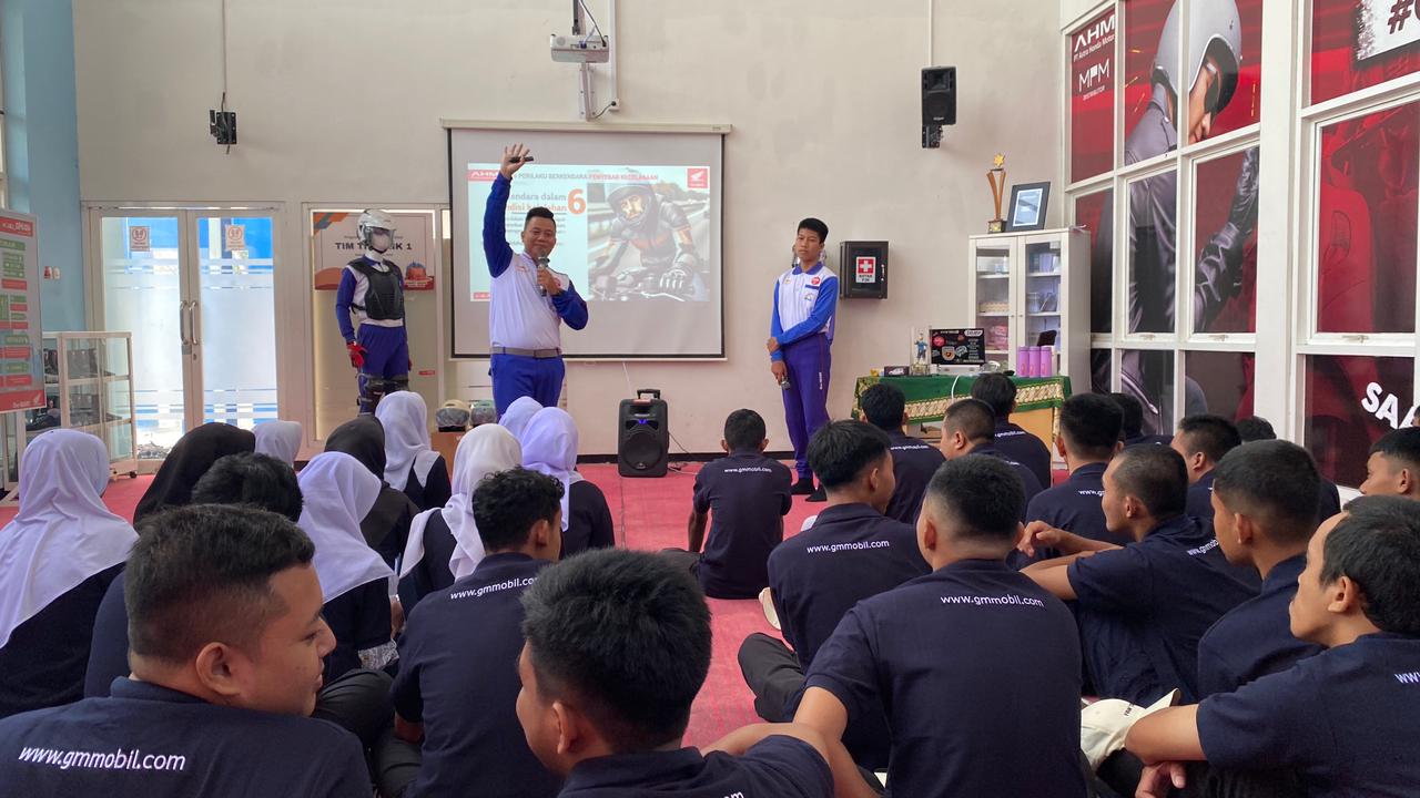 SMK Muhammadiyah 1 Kepanjen dan Kemenhub Gelar “Smart Ride for Unity” untuk Tanamkan Budaya Aman Berkendara