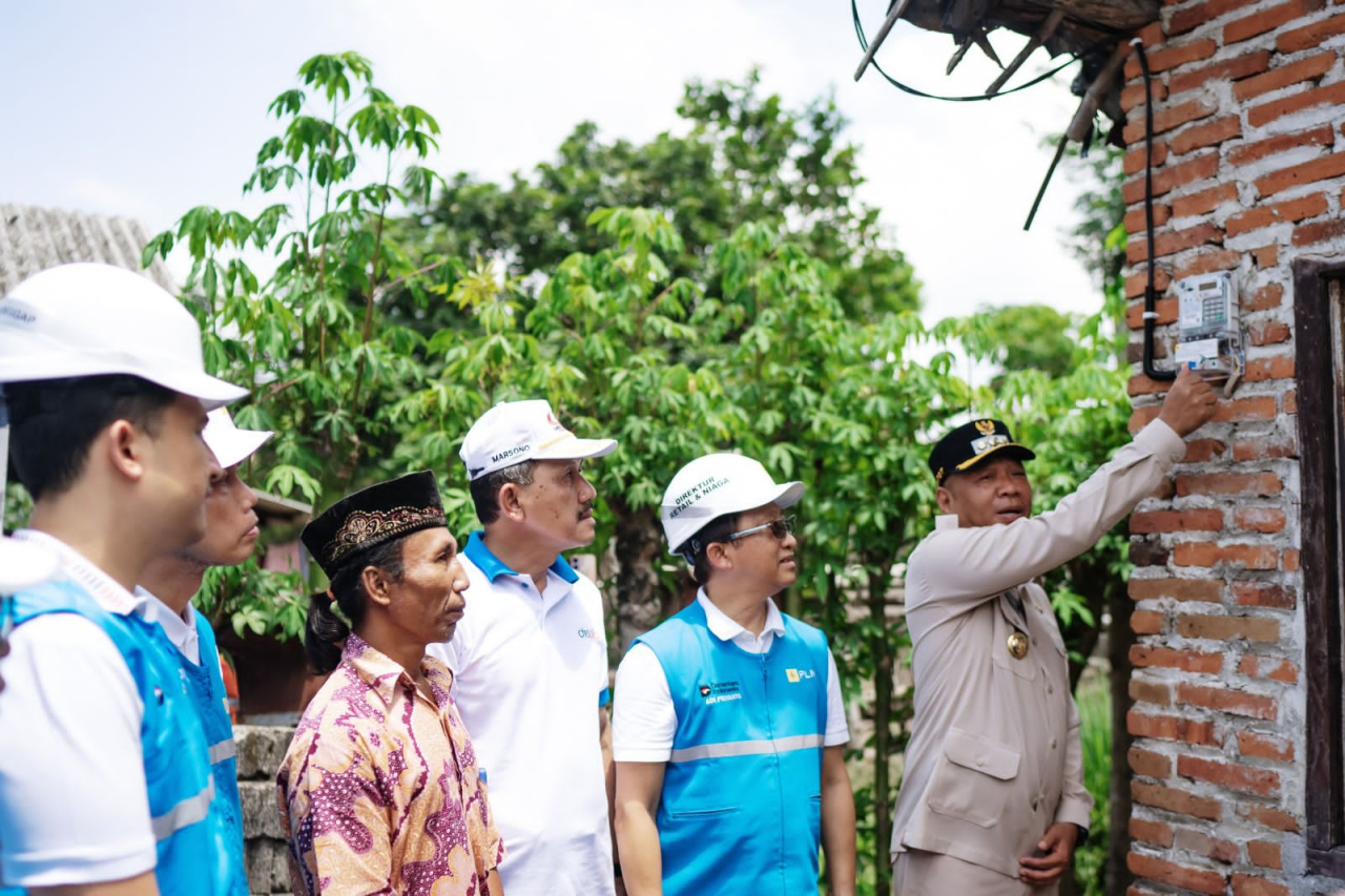 170 Warga Prasejahtera di Tulungagung Dapat Sambungan Listrik Gratis dari PLN