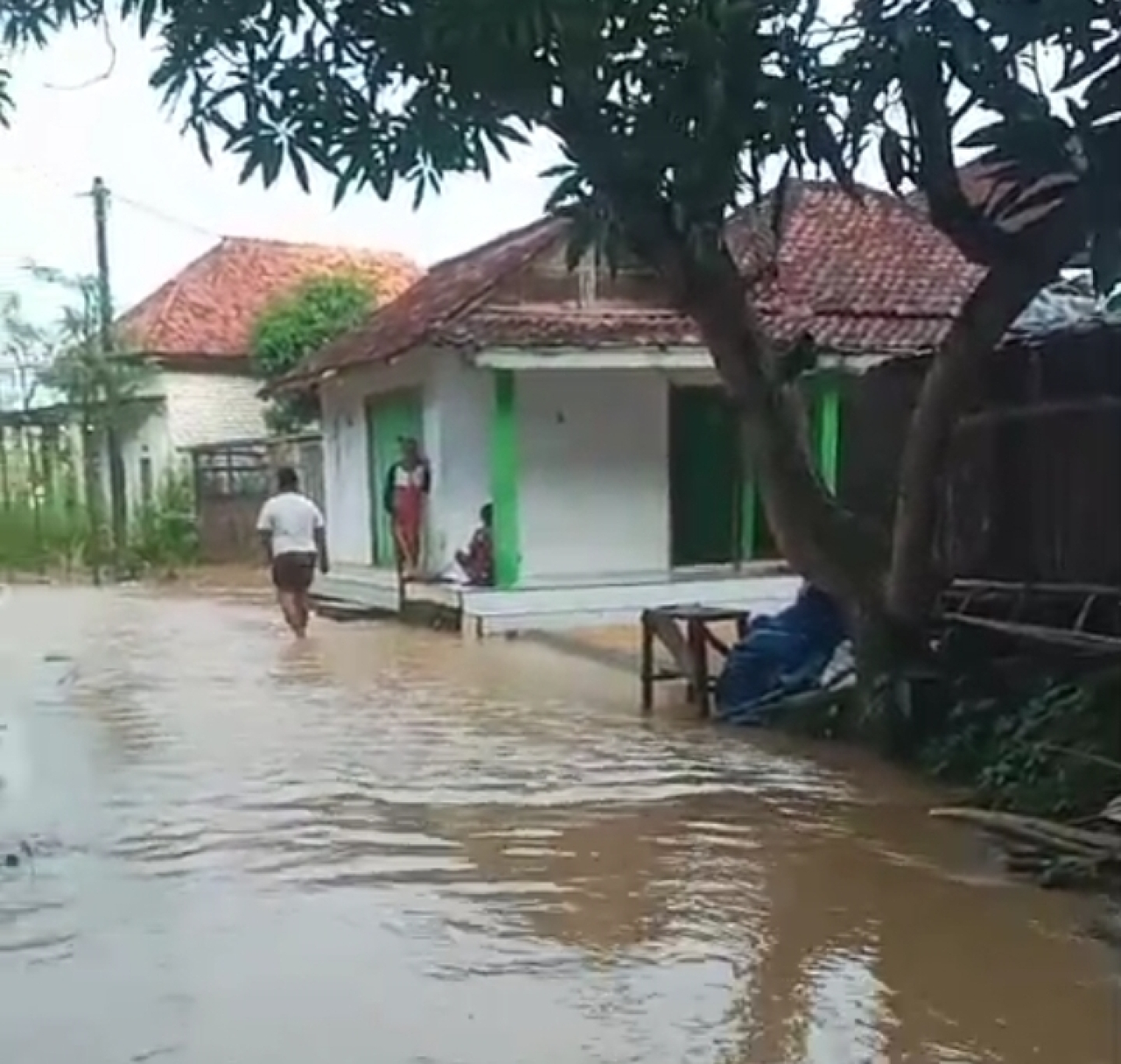 Banjir Mulai Surut, BPBD Sampang Imbau Warga Tetap Waspada Potensi Banjir Susulan