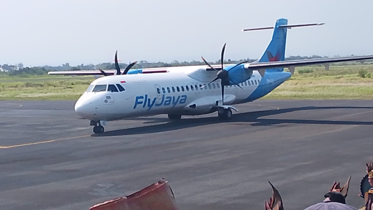 Dampak Erupsi Semeru Nihil, Dishub Jember Pastikan Operasional Bandara Tetap Lancar