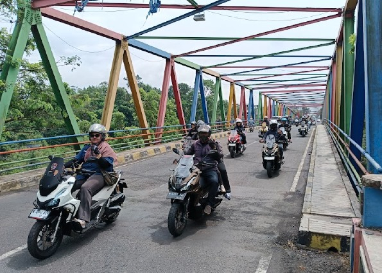 Cari Aman Saat Sunmori ke Cangar di Musim Hujan, Ini Tips dari MPM Honda Jatim