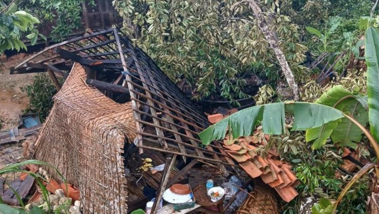 14 Rumah di Pamekasan Rusak Diterjang Angin Kencang Disertai Hujan Deras