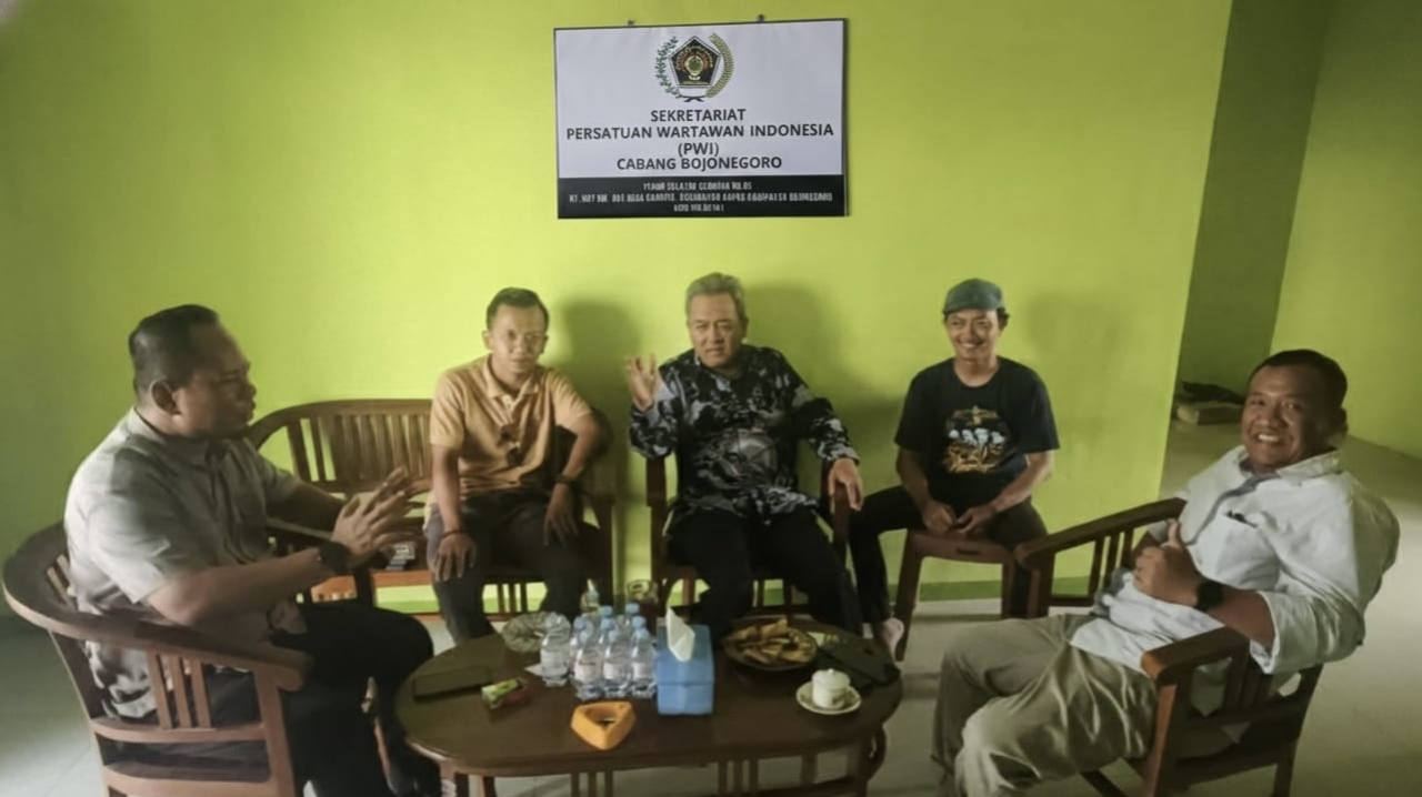 Kunjungi Kantor PWI Bojonegoro, Wakil Ketua Komisi A DPRD Jatim Harap Pers Jadi Penyeimbang Informasi