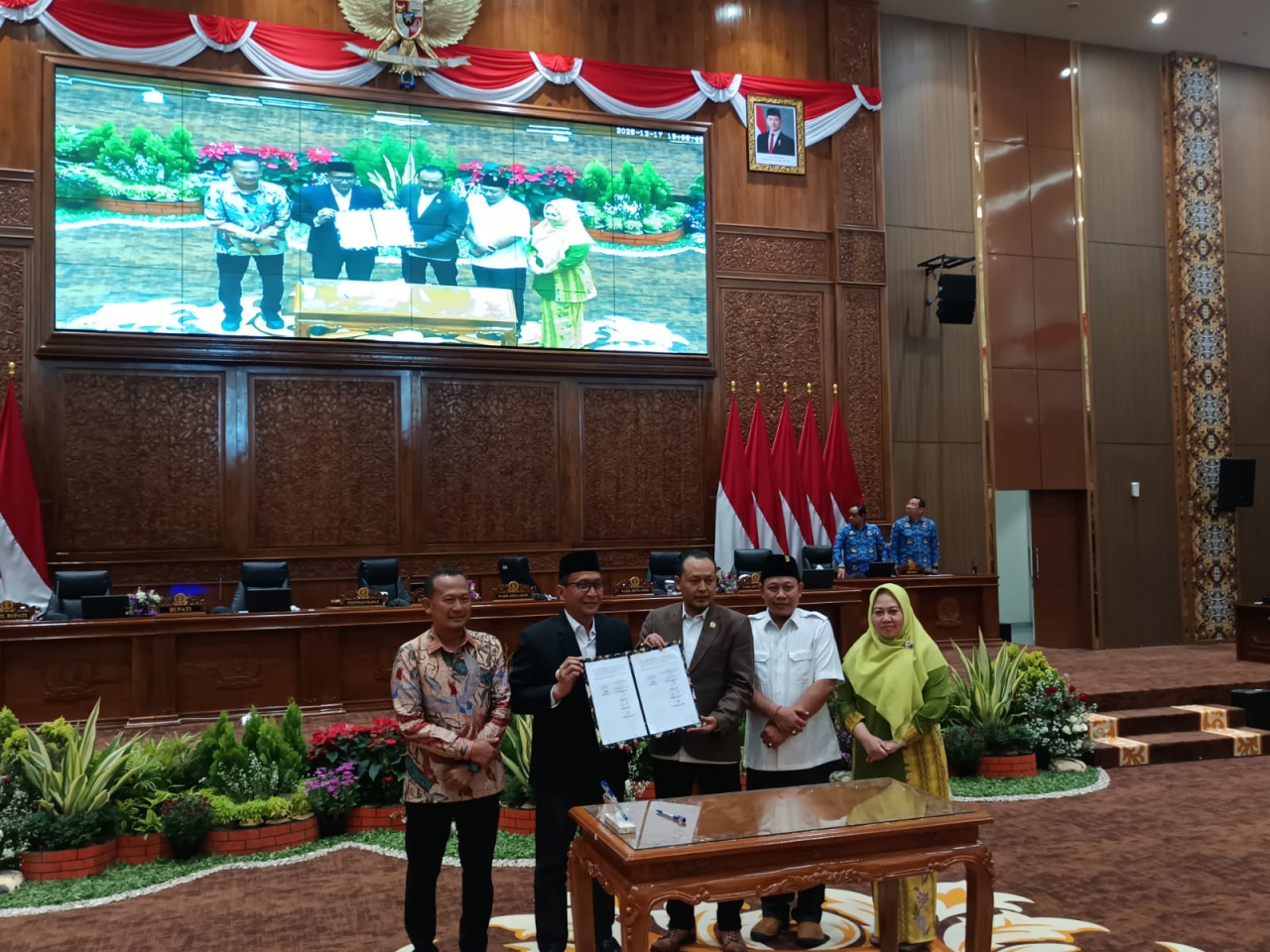 Perda Kawasan Tanpa Rokok Bojonegoro Disahkan, Bupati Setyo Wahono: Bukan Larang Merokok, Tapi Mengatur Ruang
