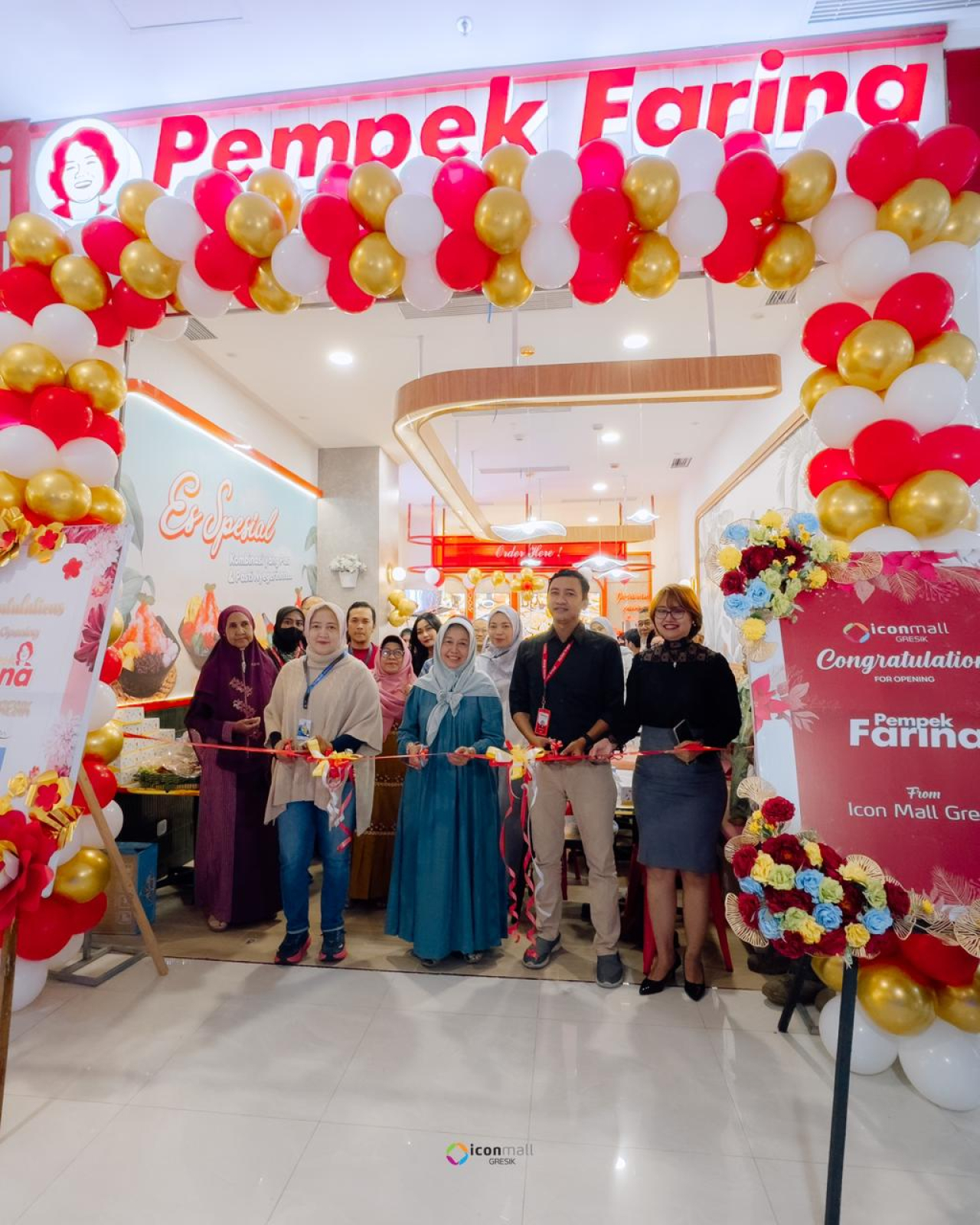 Ekspansi Kuliner Nusantara, Pempek Farina Resmi Buka Outlet ke-76 di Icon Mall Gresik