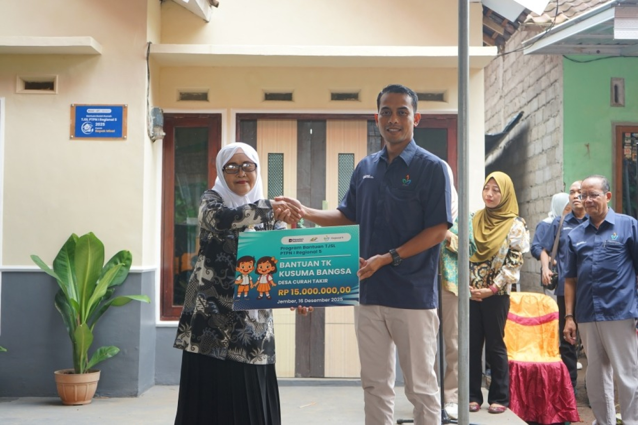 PTPN I Regional 5 Kucurkan TJSL Rp207,6 Juta untuk Hunian Layak dan Lingkungan Sehat di Jember