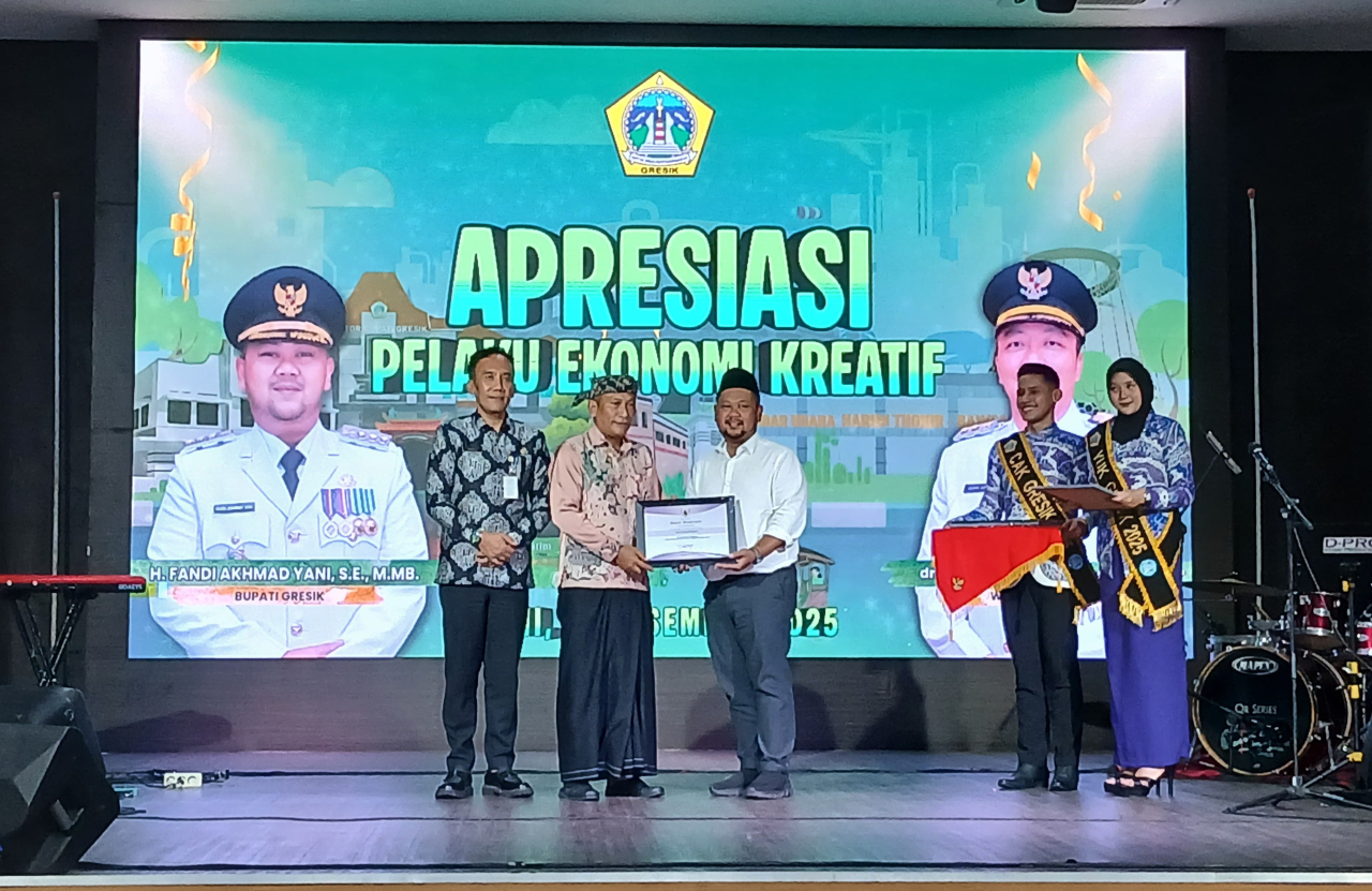 Pemkab Gresik Beri Penghargaan kepada 26 Pelaku Seni dan Ekonomi Kreatif