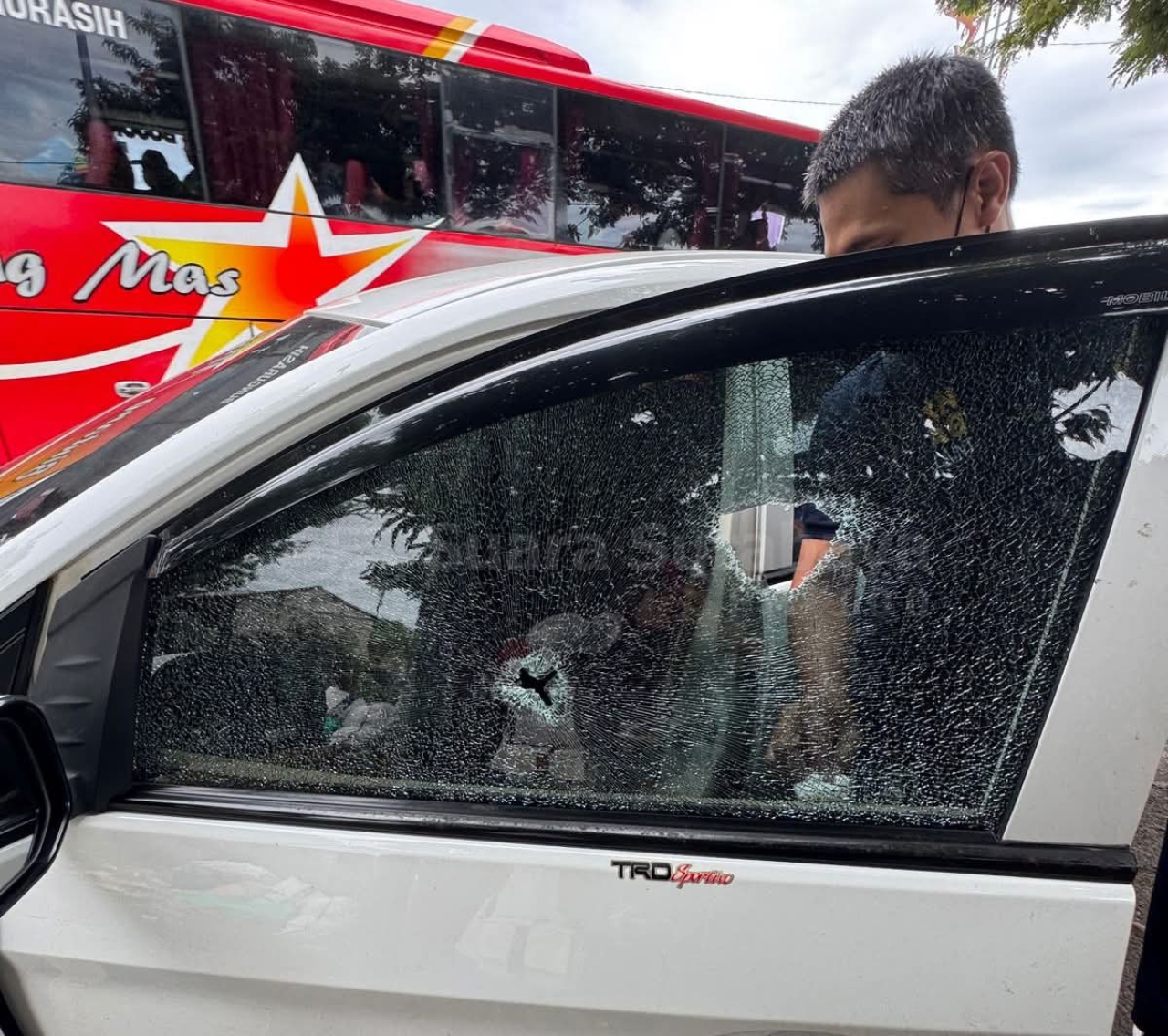 Kaca Mobil Dilempari di Duduksampeyan Gresik, Pelaku Diduga ODGJ
