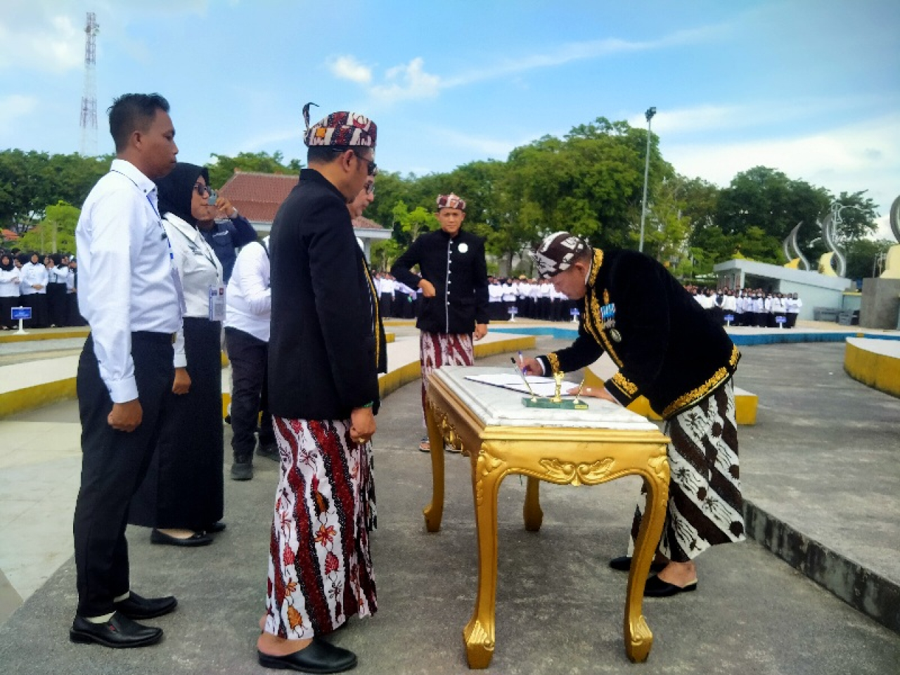 Bupati Sampang Lantik 3.230 PPPK Paruh Waktu