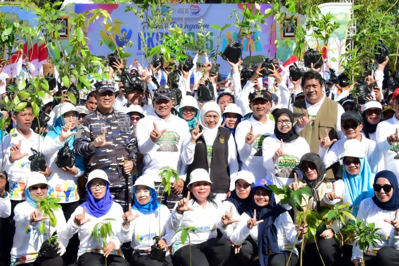 Gubernur Khofifah Padukan Solidaritas Sosial dan Pelestarian Lingkungan