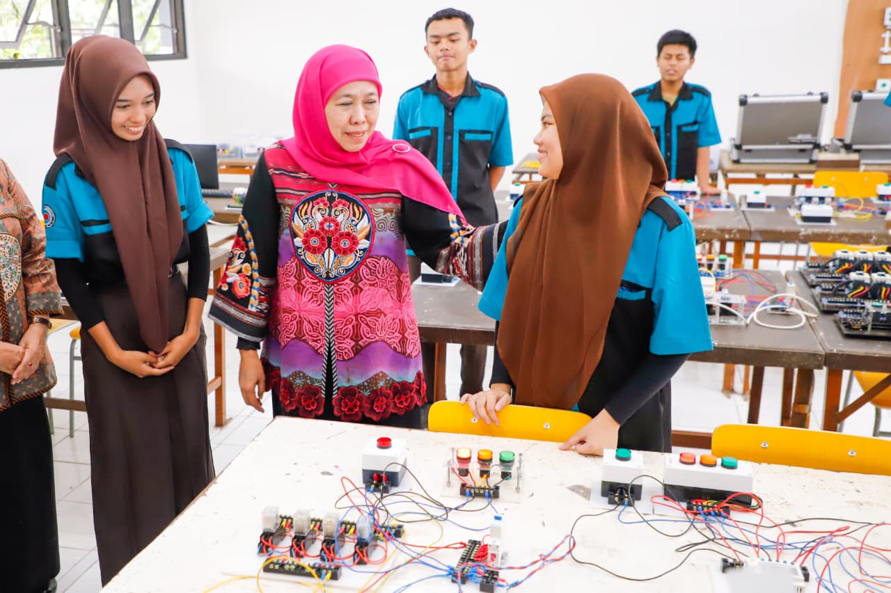 Awal Tahun 2026, Khofifah Tancap Gas Resmikan Revitalisasi 38 Sekolah di Malang Raya