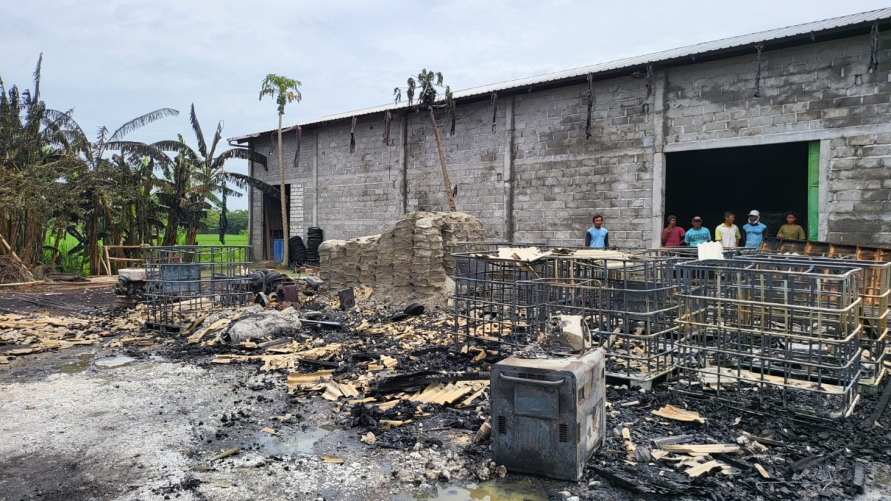 Polsek Balen dan Satreskrim Polres Bojonegoro Dalami Penyebab Kebakaran Gudang Solar PT Jaya Etika Beton