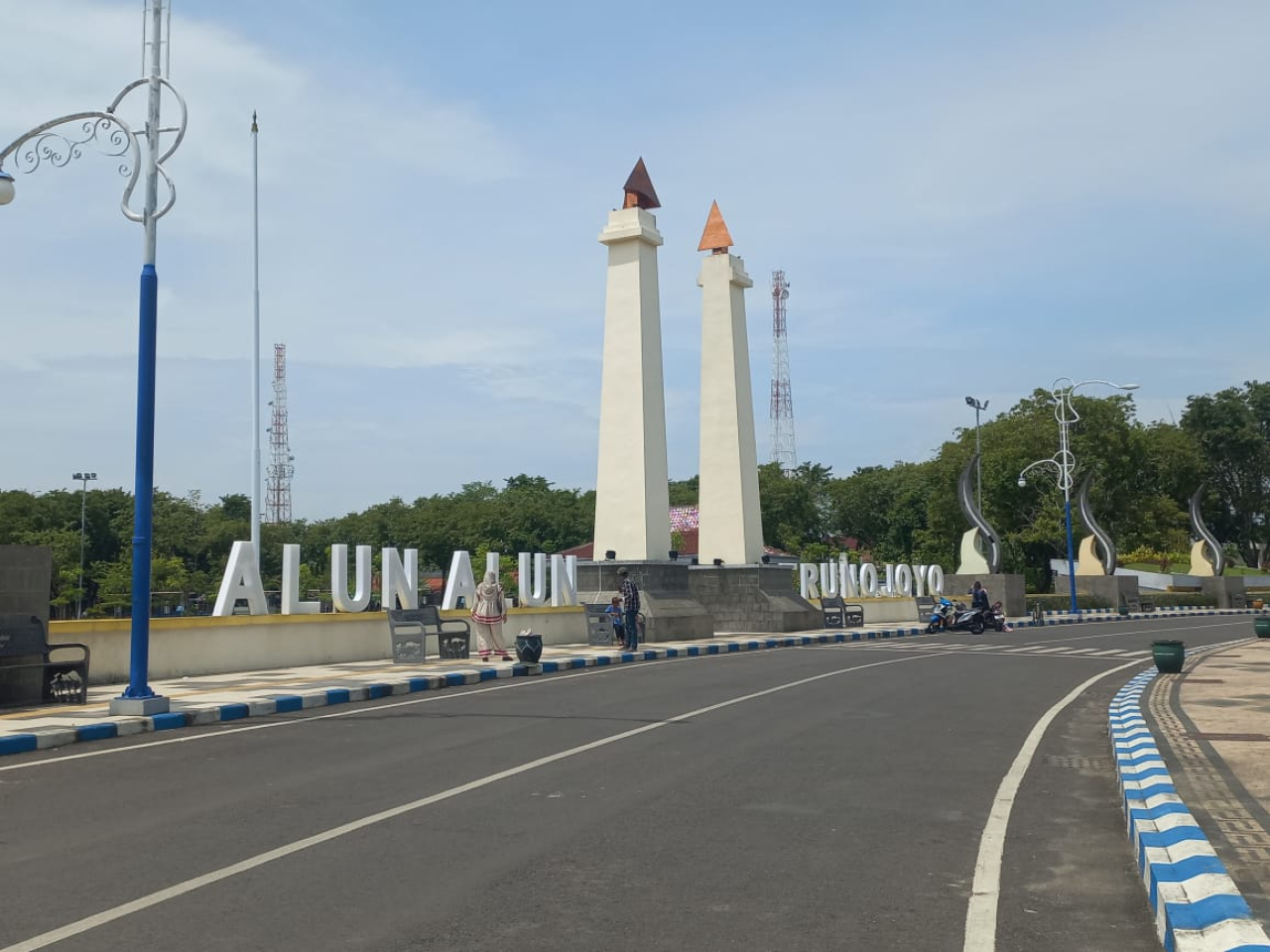 Pulihkan Wajah Kota, Perbaikan Papan Nama Alun-Alun Trunojoyo Sampang Rampung Gunakan Dana CSR