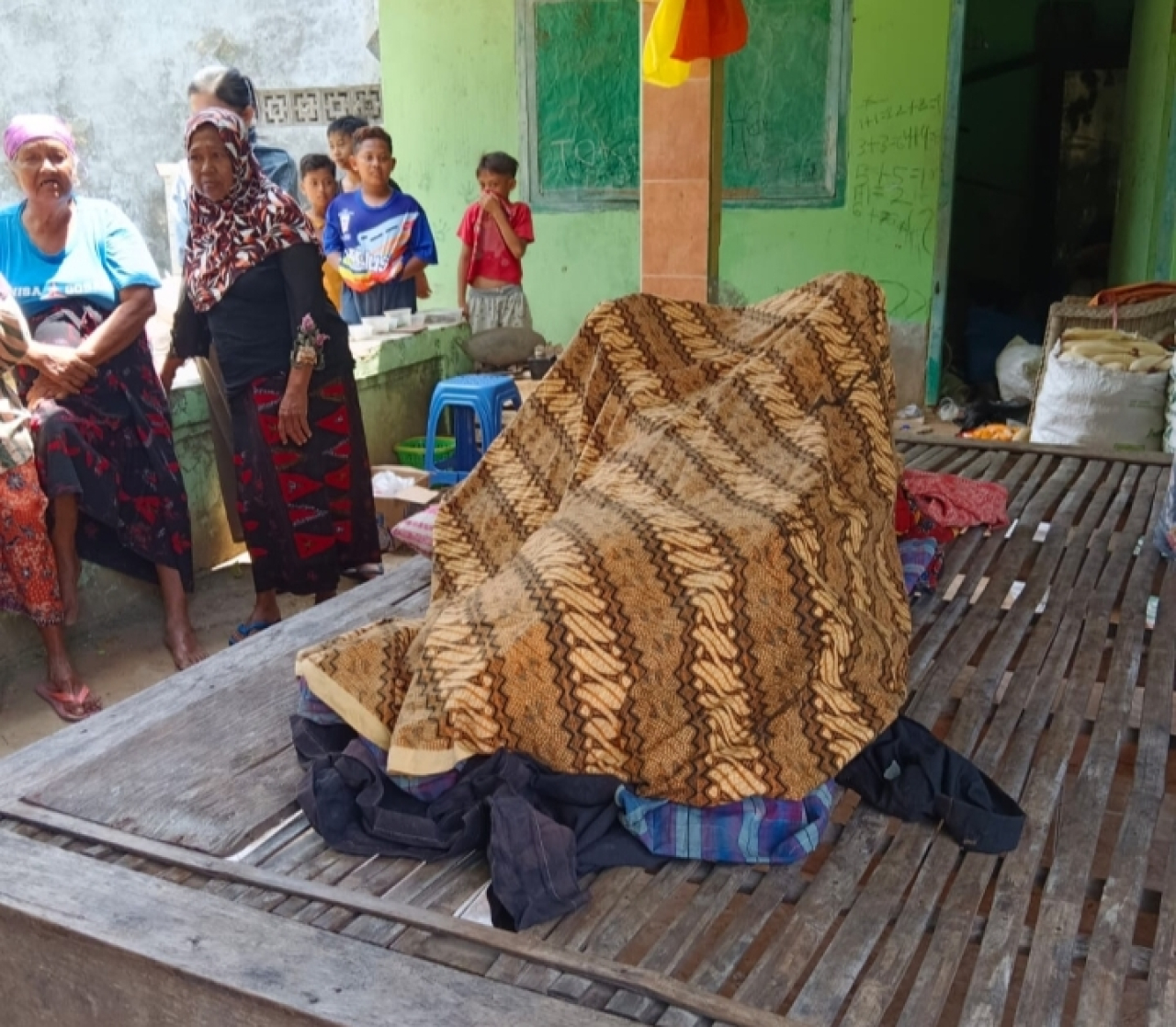 Kebakaran Rumah di Camplong Sampang Tewaskan Lansia, Korban Ditemukan Hangus Terbakar