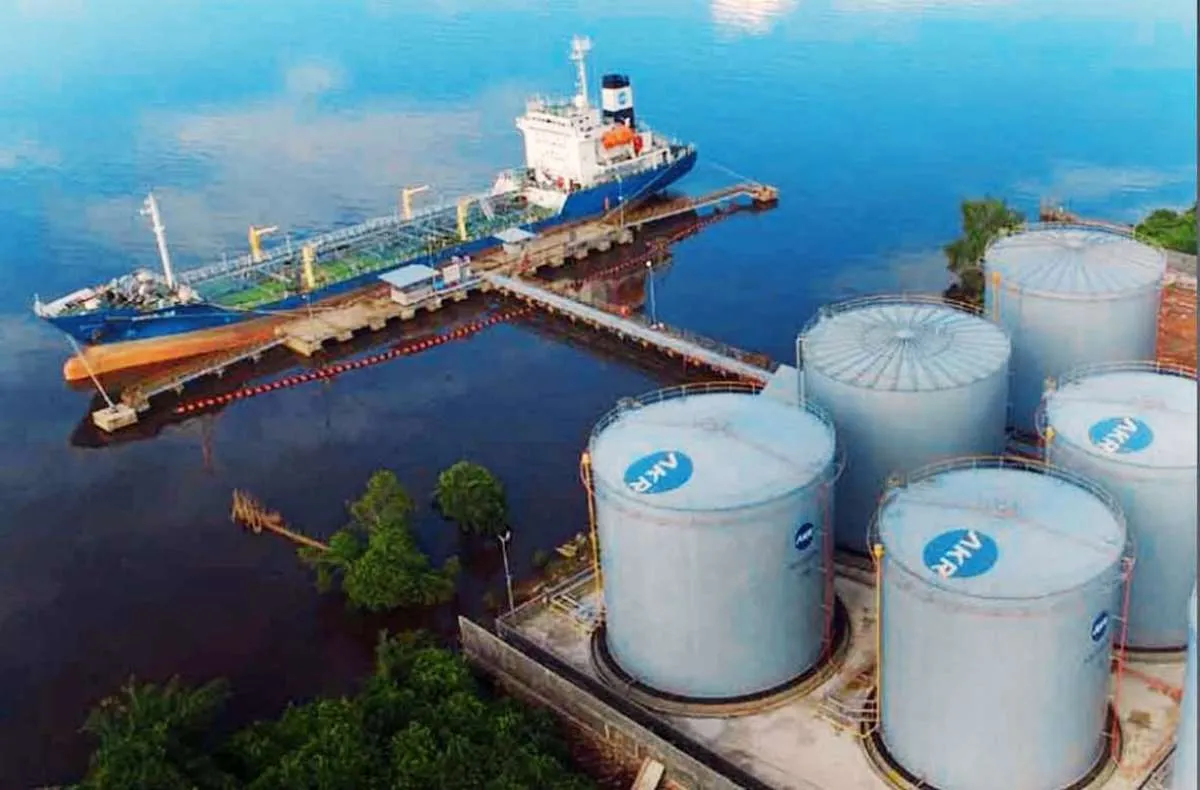 Pasokan BBM Berpotensi Melimpah di 2026, Kinerja AKRA Diproyeksi Tumbuh