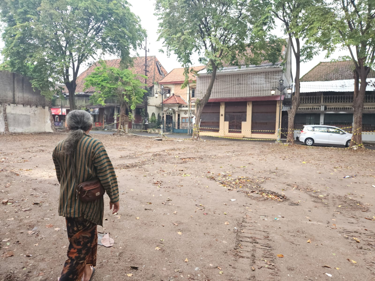 Gedung Bekas Asrama VOC di Bandar Grissee Kabupaten Gresik Dibongkar untuk Tempat Parkir, Dikritik Budayawan