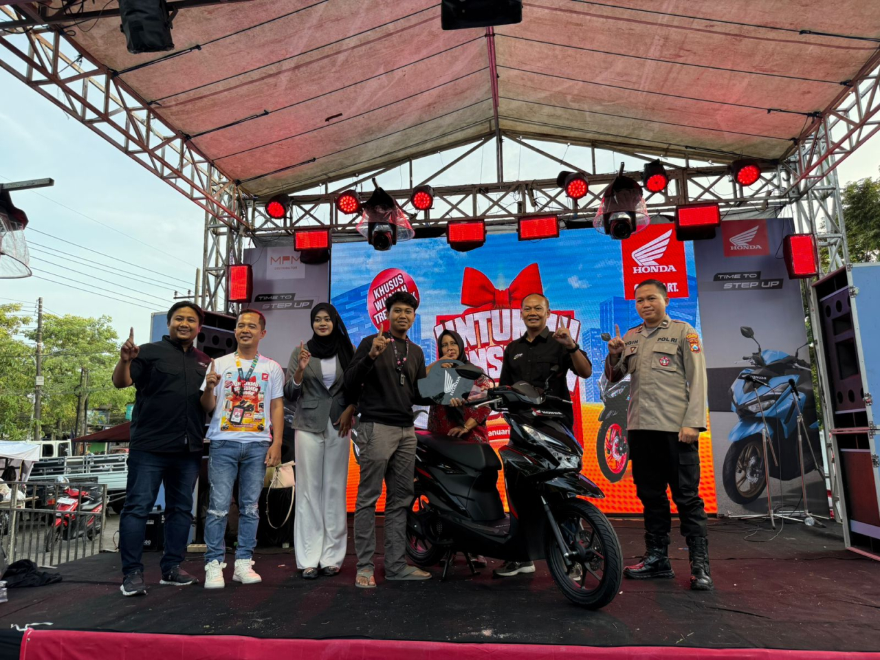 Pengundian Terakhir UKH 2025 di Trenggalek, Konsumen Raih Honda BeAT; 2026 Siapkan Honda PCX