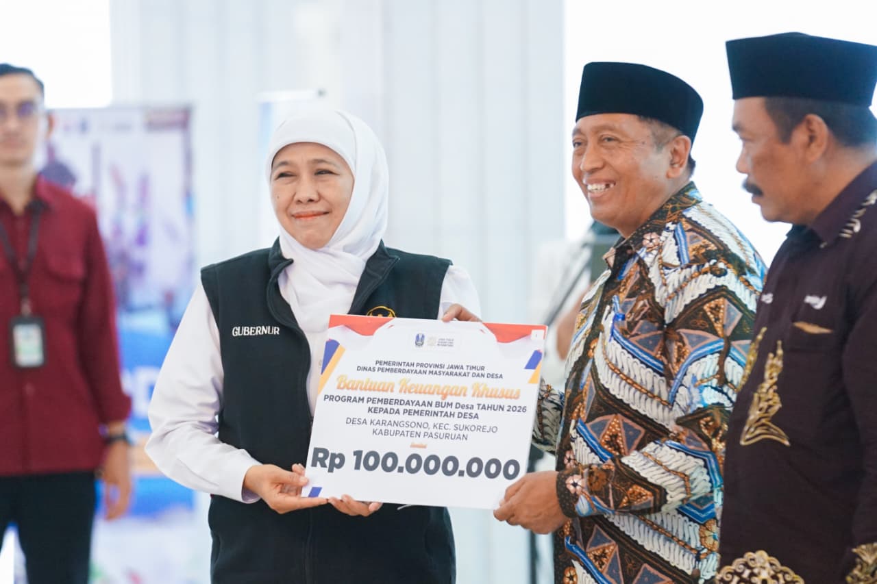 Fokus Perkuat Ekonomi Desa, Gubernur Khofifah Salurkan Rp7,7 Miliar dalam Sapa Bansos 2026 di Pasuruan