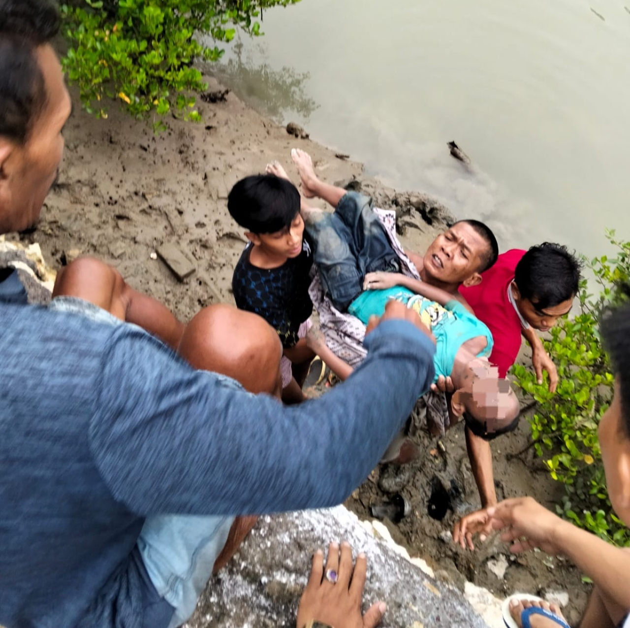 Pencarian Hari Kedua, Korban Tenggelam di Sungai Camplong Sampang Ditemukan Meninggal Dunia