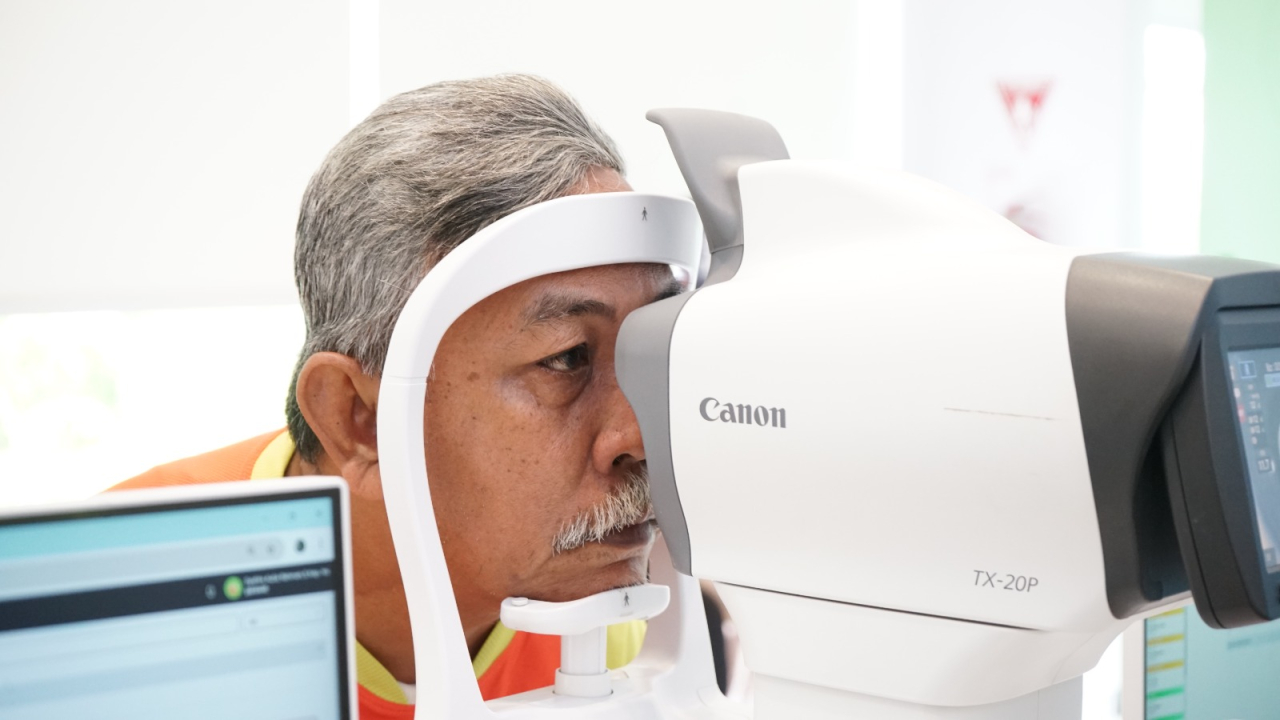 Tekan Angka Kebutaan, Eyelink Foundation dan BSI Maslahat Gelar Operasi Katarak Gratis di Sidoarjo