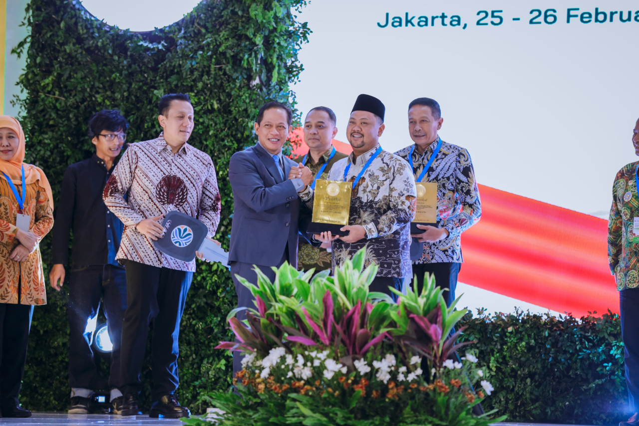 Jaga Lingkungan dari Hulu ke Hilir, Gresik Raih Sertifikat Menuju Kabupaten Bersih dari Kementerian Lingkungan Hidup