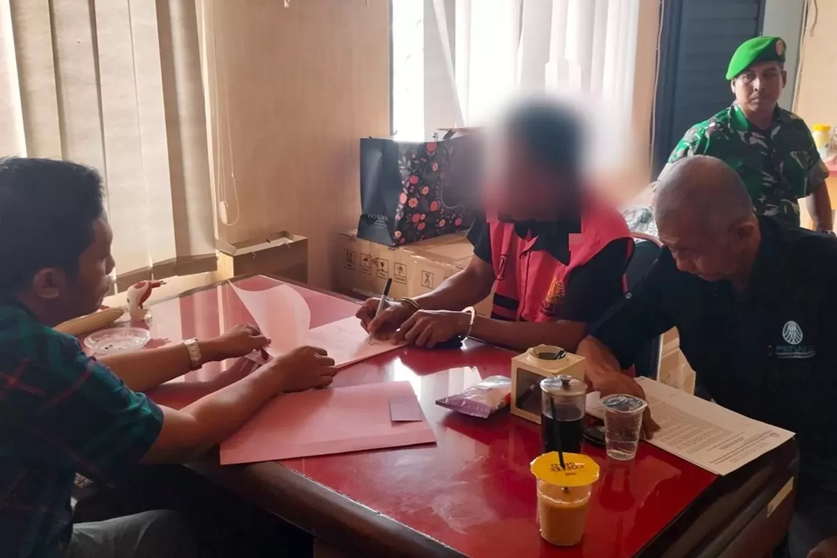 Sempat Jadi Tersangka Korupsi Rangkap Jabatan, Guru Honorer Probolinggo Kini Bebas!