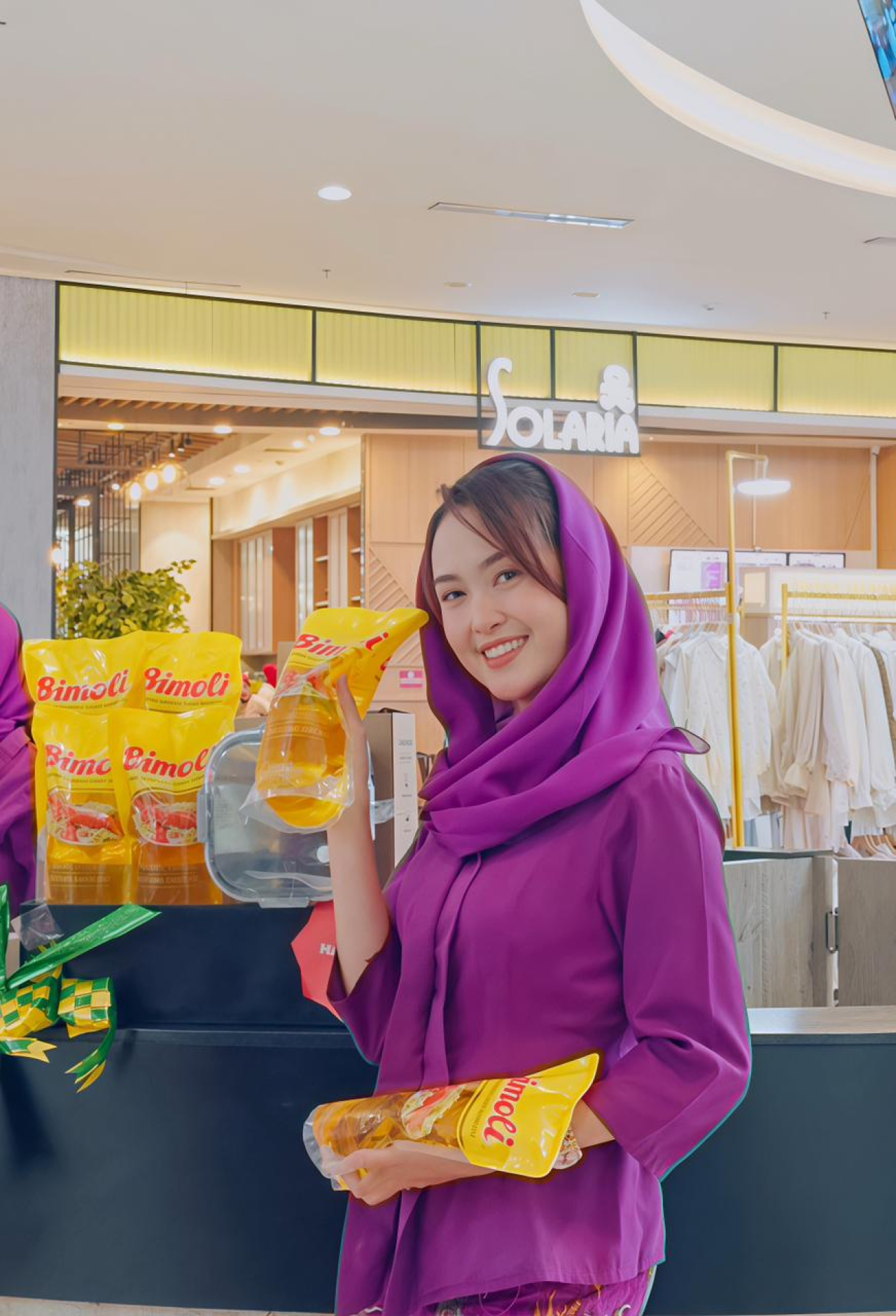 Promo Belanja Ketupat di Icon Mall Gresik, Pengunjung Bisa Bawa Pulang Minyak Goreng Gratis