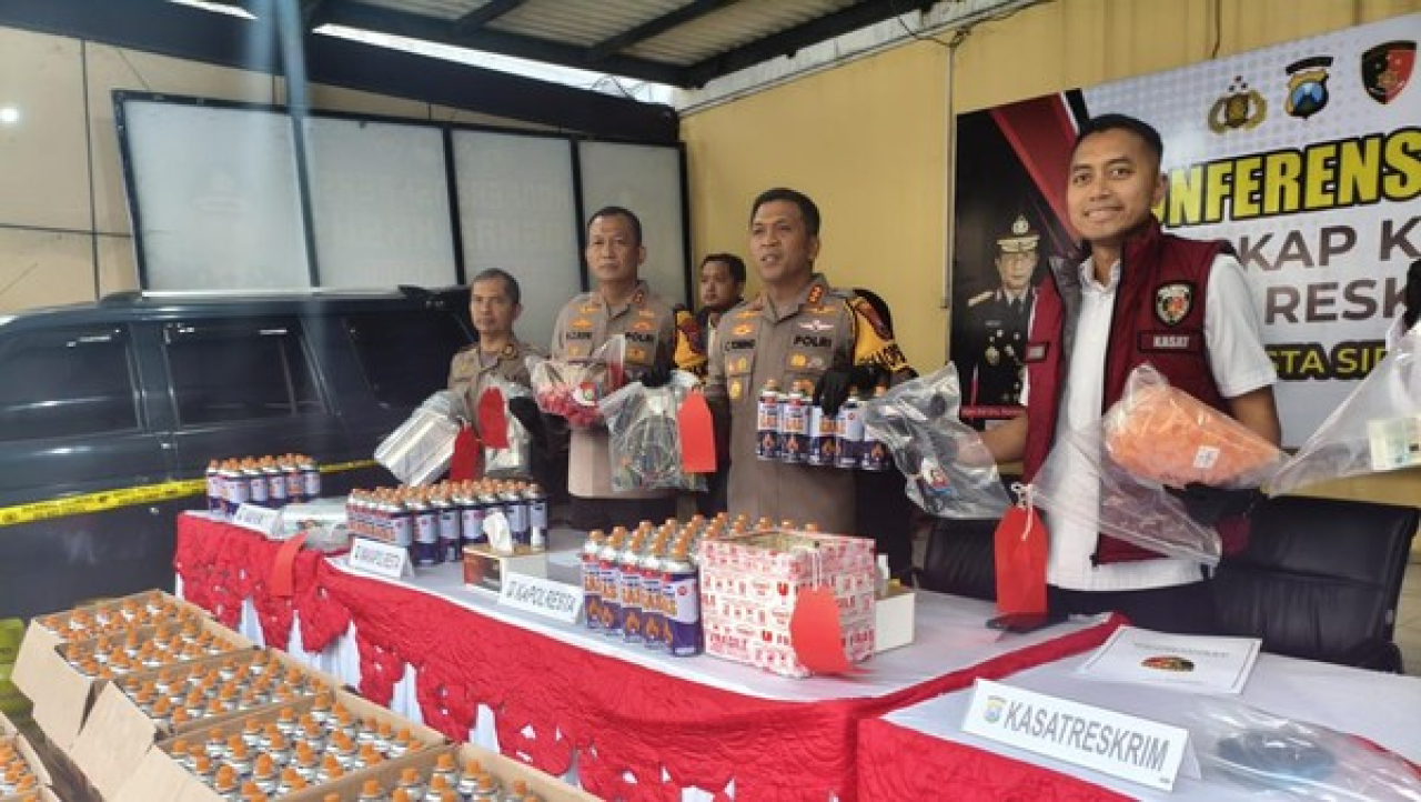 Digerebek Polisi, Gudang Oplosan LPG 3 Kg di Waru Penuh Ribuan Tabung Portable