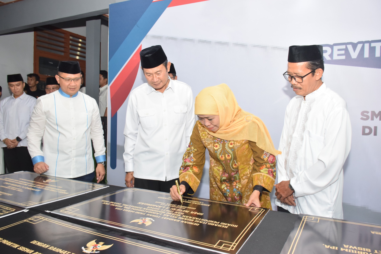 Rehabilitasi Ratusan Sekolah Diresmikan, Pemprov Jatim dan Pemkab Lamongan Perkuat Infrastruktur Pendidikan