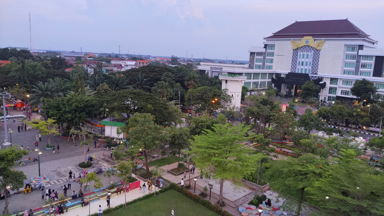 Libur Lebaran, Alun-alun Lamongan Jadi Magnet Wisatawan dengan Fasilitas Lengkap dan Spot Foto Instagramable