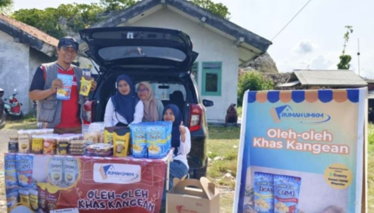 Lapak UMKM Kangean Hadir di Pelabuhan, Sambut Pemudik dengan Produk Lokal