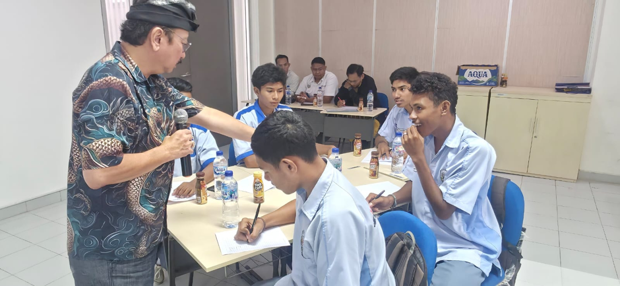 MPM Honda Jatim Bekali Siswa SMK di Kupang Motivasi dan Wawasan Dunia Industri